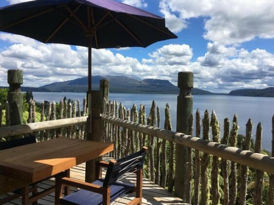 Te Whare -Lake Tarawera Tree-Top Nest - Photo3