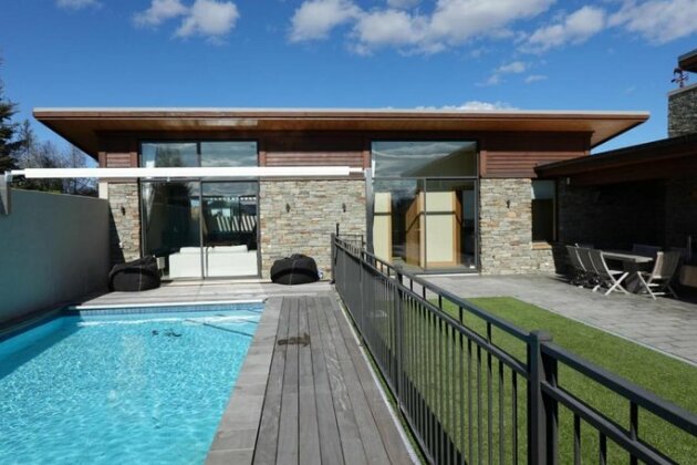 Takapo Retreat