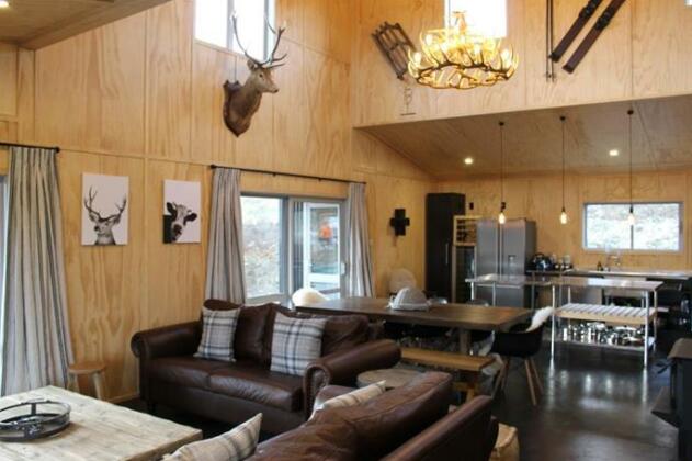 Tractor Shed - Photo3