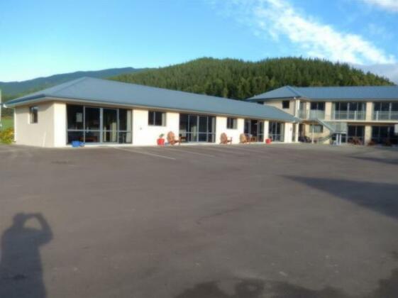 Linkwater Motel and Backpackers - Photo2