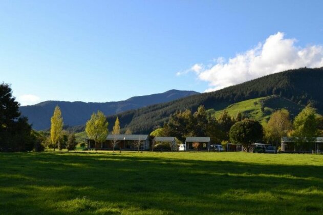 Smiths Farm Holiday Park - Photo5