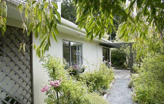 Plum Tree House and Quince Cottage - Photo4