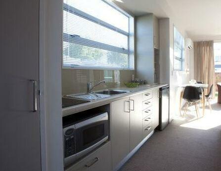 Broadway Motel & Miro Court Villas - Photo4