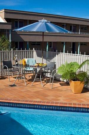 Baywatch Motor Inn - Photo2