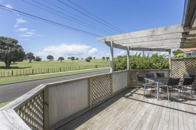 Family Friendly In Fitzroy - Large Holiday House - Photo2