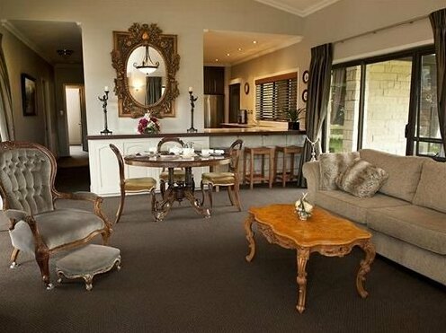 Caulfield Lodge - Photo5