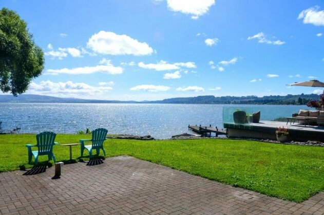 Tranquility Lakefront - Photo2