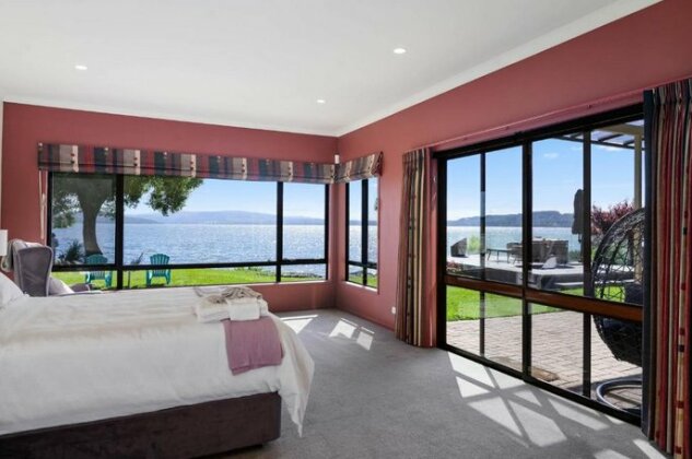 Tranquility Lakefront - Photo5