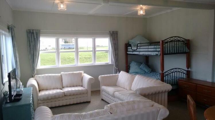 Oak Ridge Cottage - Photo3