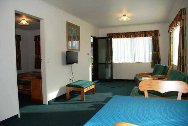 Cottage Park Motor Lodge and Conference Centre - Photo2
