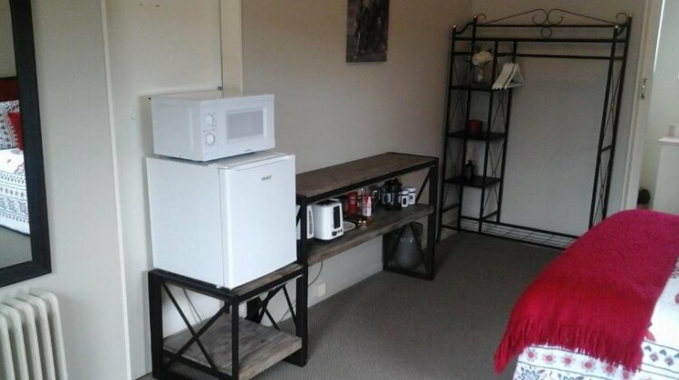 Chris and Dave's B & B - Photo4