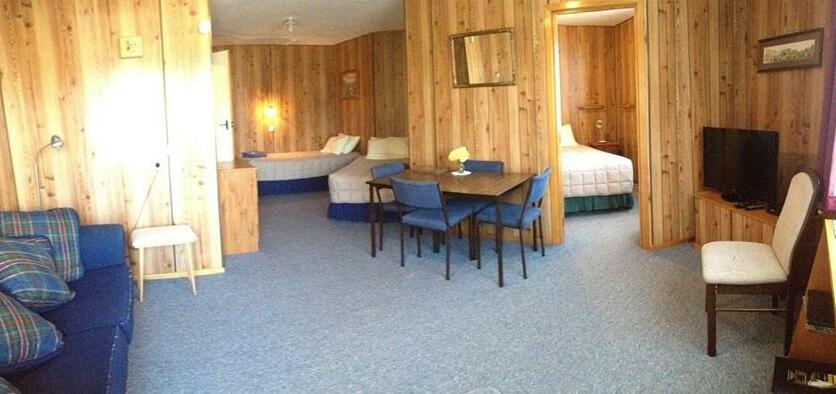Owaka Lodge Motel - Photo2
