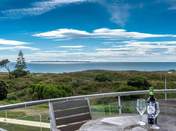 Ocean Views and BBQs - Papamoa Holiday Apartment - Photo2