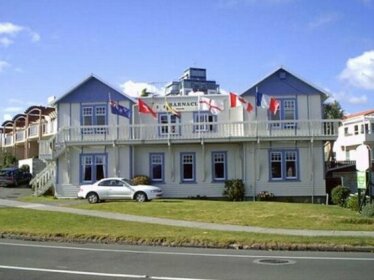 Barnacles Seaside Inn