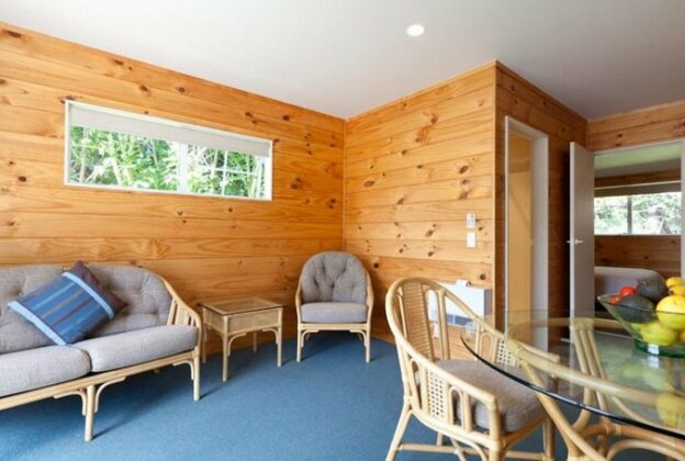 Pauanui Pines Motor Lodge - Photo5
