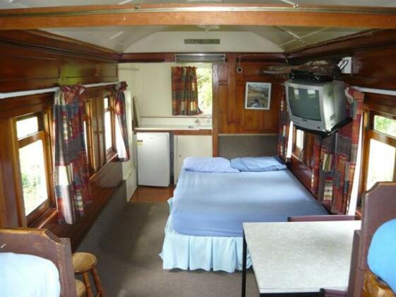 Alexanders Holiday Park - Photo3