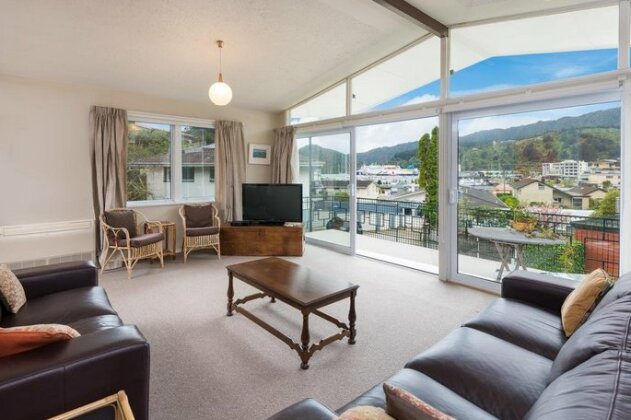 Spacious Seaview House - Photo3