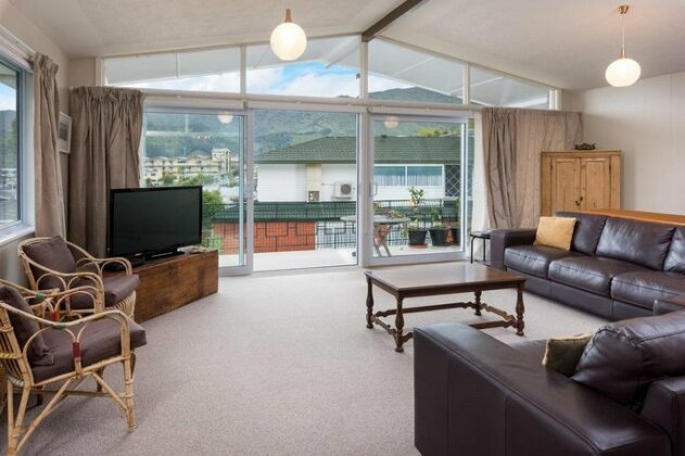 Spacious Seaview House - Photo5