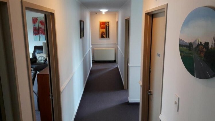 Serenity Motels - Photo3