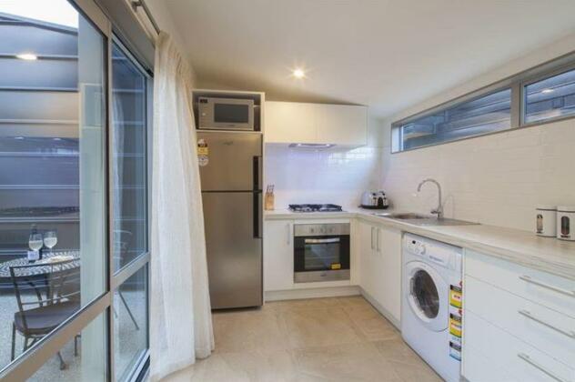 22 Hallenstein Apartments - Photo5
