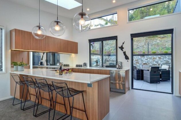 92 Hensman Road - Photo3