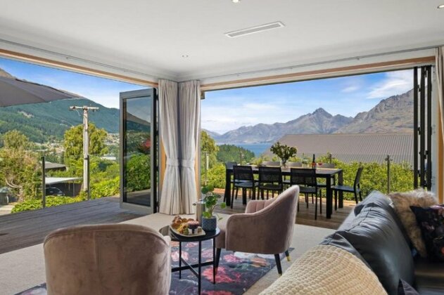 Central Wakatipu Haven - Queenstown Holiday Home - Photo2