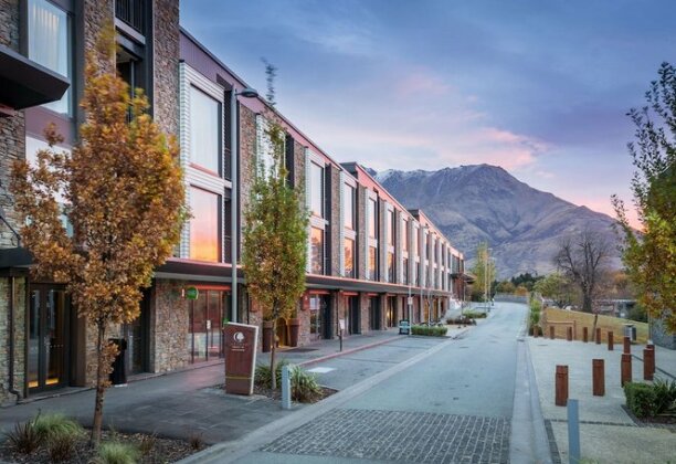 DoubleTree by Hilton Queenstown - Photo2