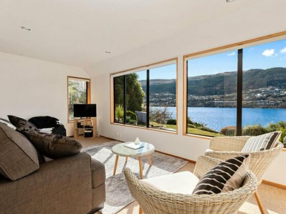 Lakefront Cottage - Queenstown Holiday Unit - Photo5