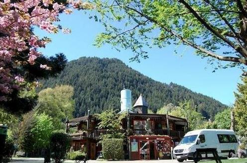 Queenstown Holiday Park & Motel Creeksyde