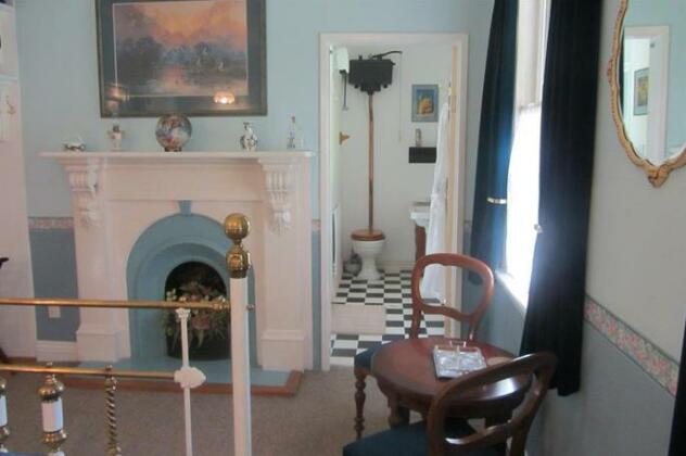The Old Ferry Hotel Bed & Breakfast - Photo3