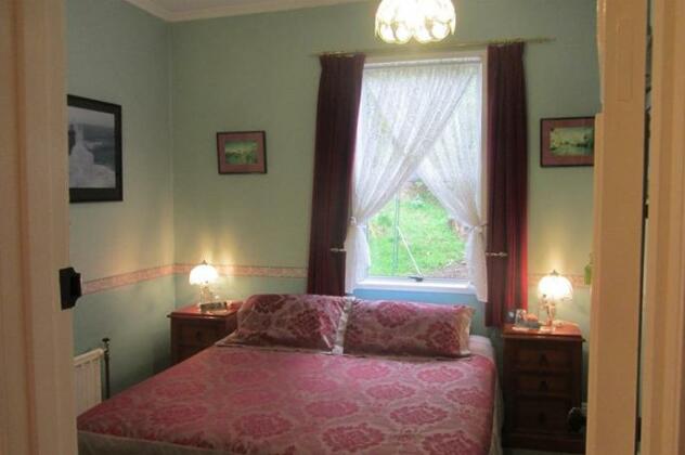 The Old Ferry Hotel Bed & Breakfast - Photo5