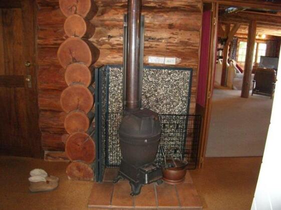 Ruapehu Log Lodge - Photo2