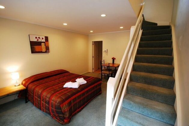 Baden Lodge - Photo3