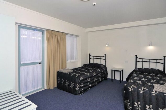 Fenton Court Motel - Photo5