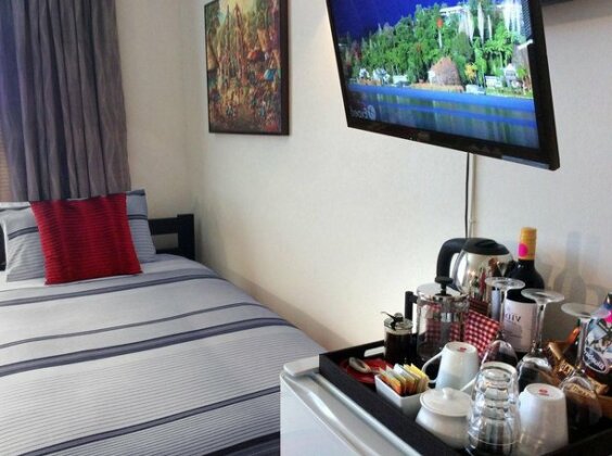 Guysers Gaystay for Men - Photo3