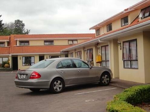 Gwendoline Court Motel - Photo2