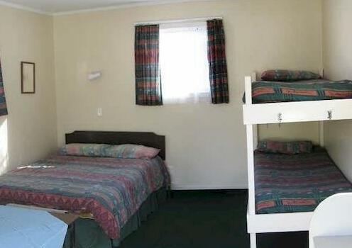 Holdens Bay Holiday Park - Photo3