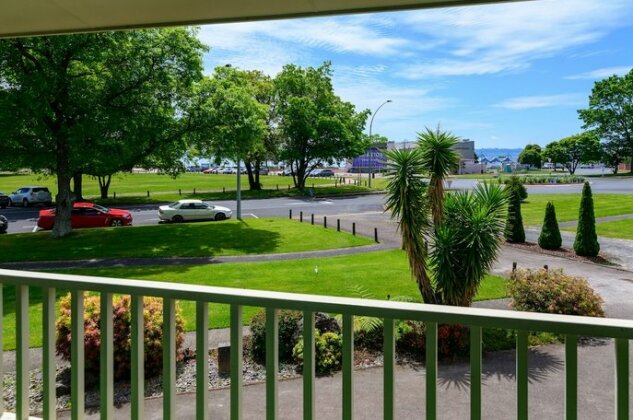 Ledwich Lodge Motel - Photo3