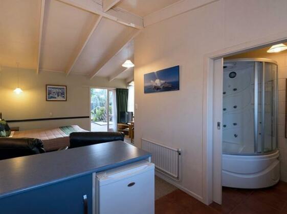 MALFROY Motor Lodge Rotorua - Accommodation and Mineral Pool - Photo3