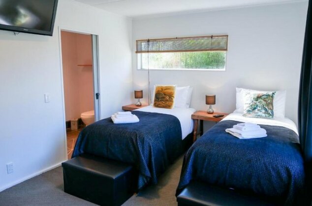 Rowi Hill - Photo4