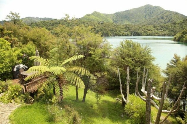 Waterfall Bay Retreat - Photo2