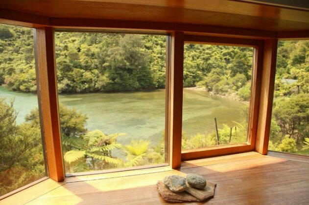 Waterfall Bay Retreat - Photo4