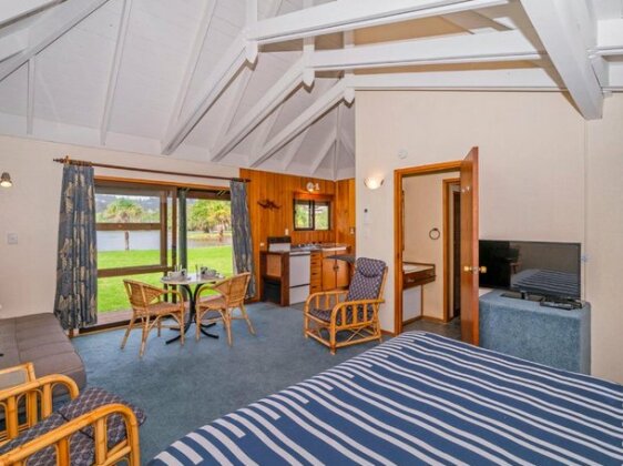 Villa 8 - Tairua Studio Unit - Photo4