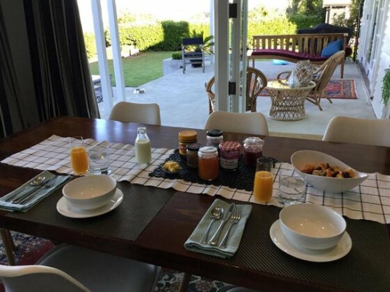 Breakfast with a view - Photo2