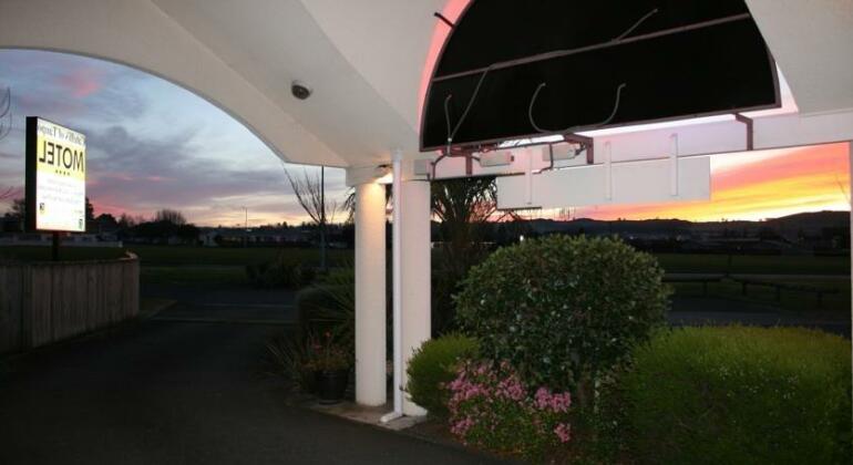 Catellis of Taupo Motel & Conference Centre - Photo3