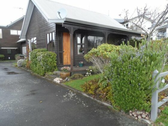 Conifer Cottage Taupo - Photo2