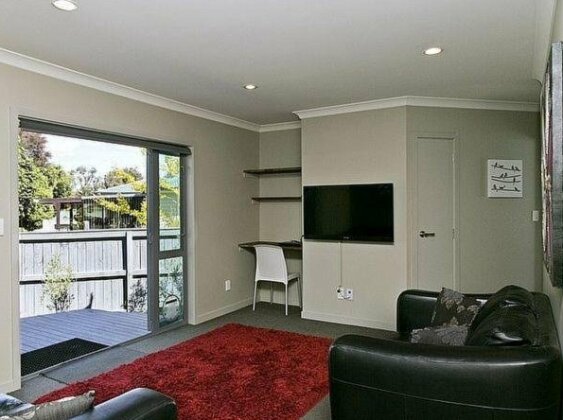 Modern and Comfortable - Central Taupo Holiday Home - Photo4