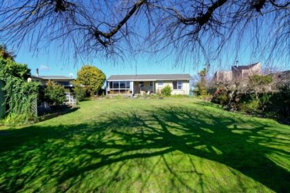 Taupo View Rendezvous - Taupo Holiday Home