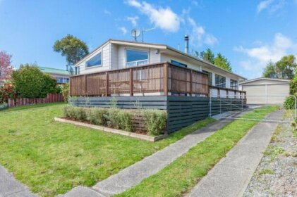Wendy's Bach - Taupo Holiday Home