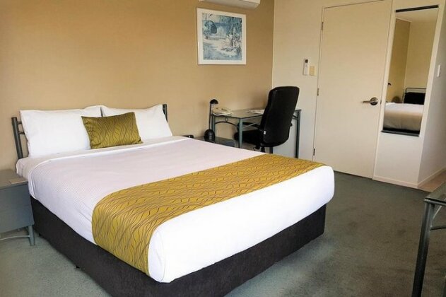 Academy Motor Inn - Photo2